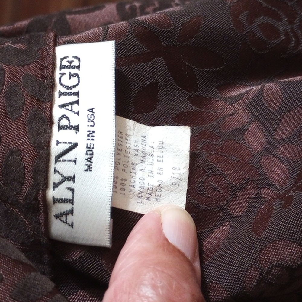 Alyn Paige Skirt Suit - Picture 11 of 11